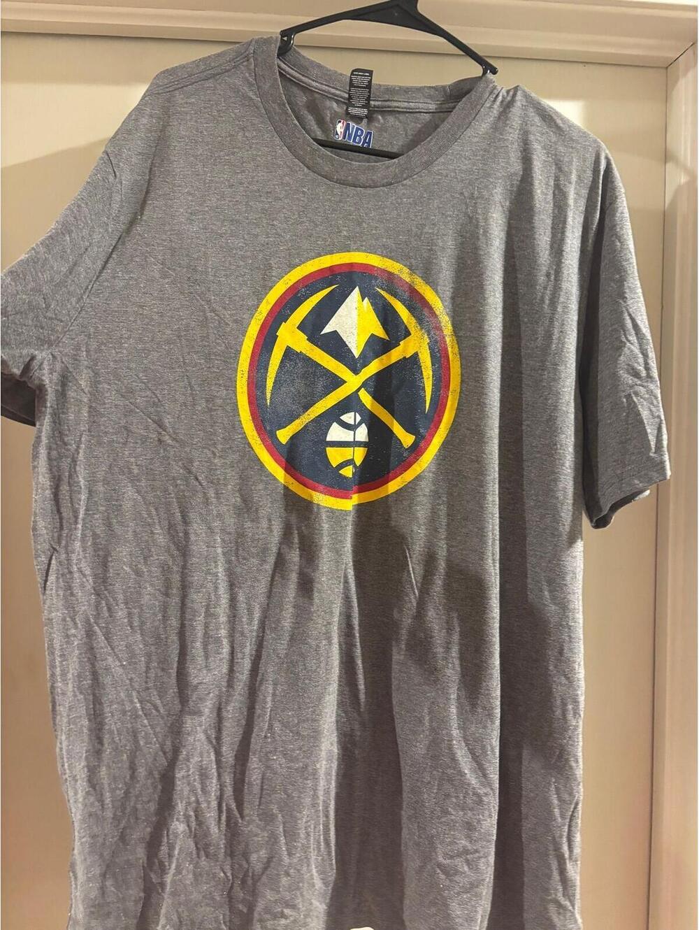 Denver Nuggets Distressed Logo NBA Graphic Tee Gray Unisex 2XL NWOT